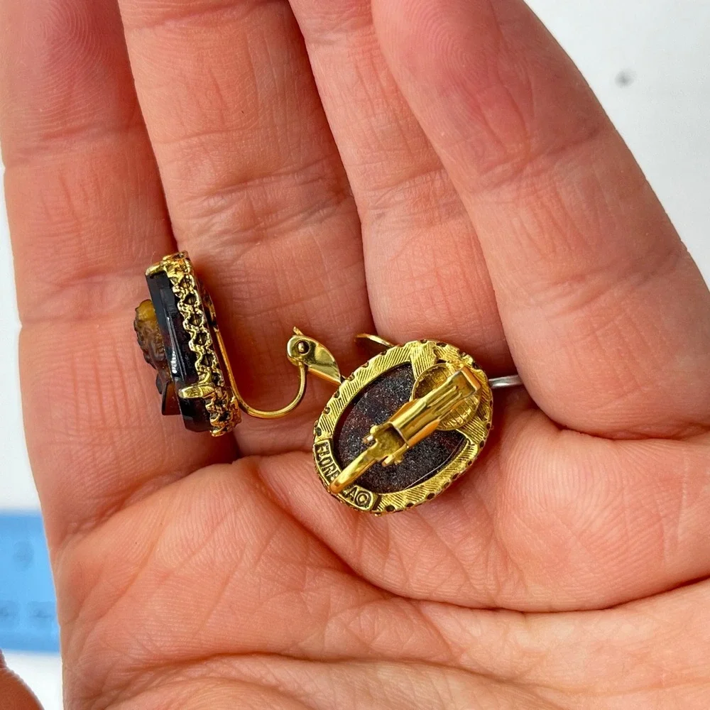 Vintage Florenza Signed Root Beer Cameo Clip On Earrings Gold Tone‎